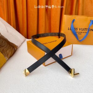 New Louis Vuitton Retractable Leather Belt