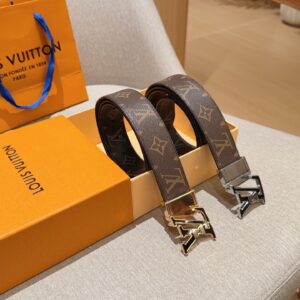 Louis Vuitton leather belt