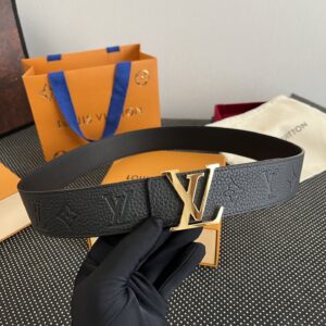 Louis Vuitton leather belt